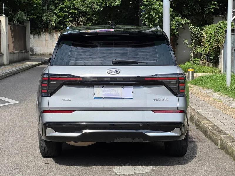 Ford Edge — фото 10