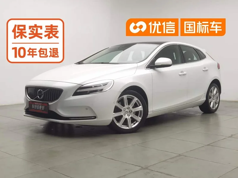 Volvo V40 — фото 1