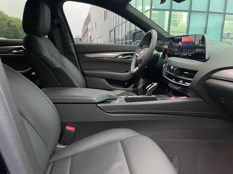 Cadillac CT5 — фото 12