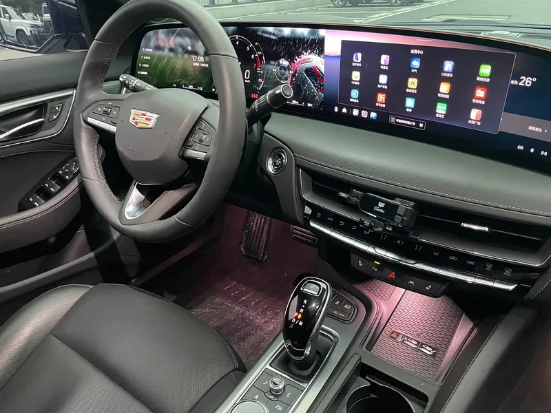 Cadillac CT5 — фото 13