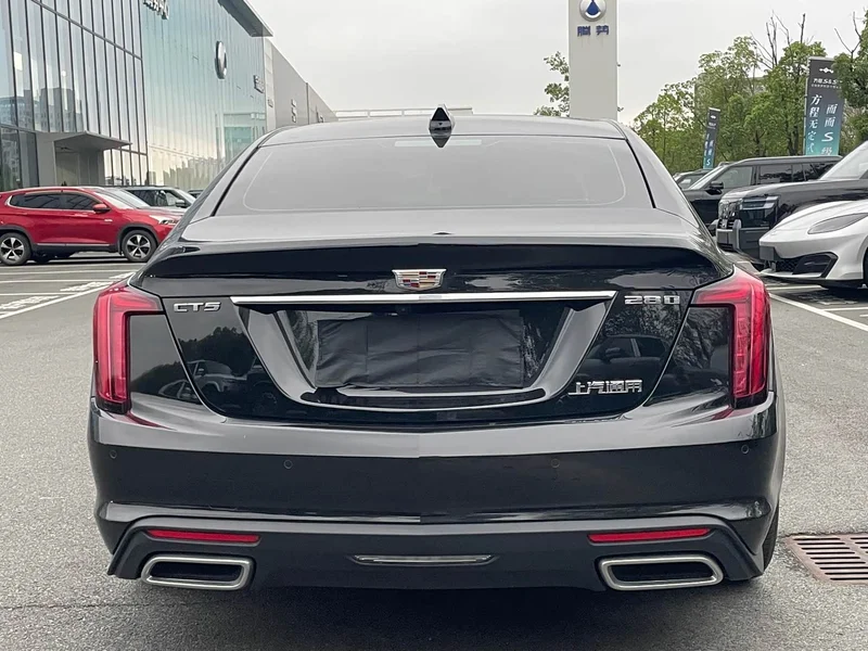 Cadillac CT5 — фото 15
