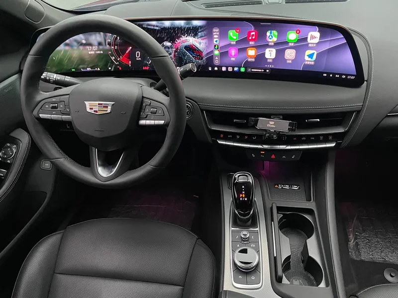Cadillac CT5 — фото 10