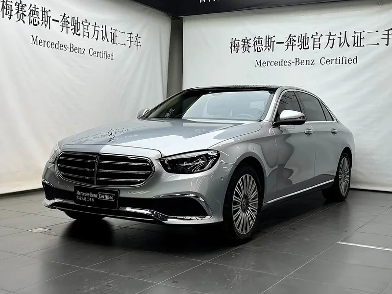 Mercedes-Benz E-Class — фото 1