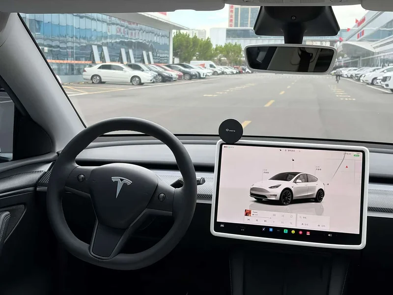 Tesla Model Y — фото 4