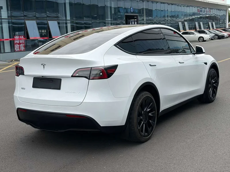 Tesla Model Y — фото 7