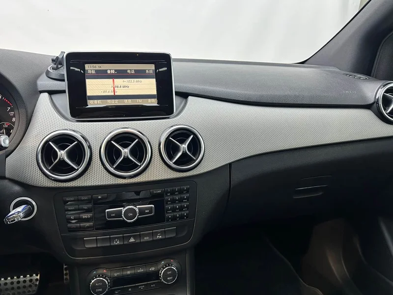 Mercedes-Benz B-Class — фото 15