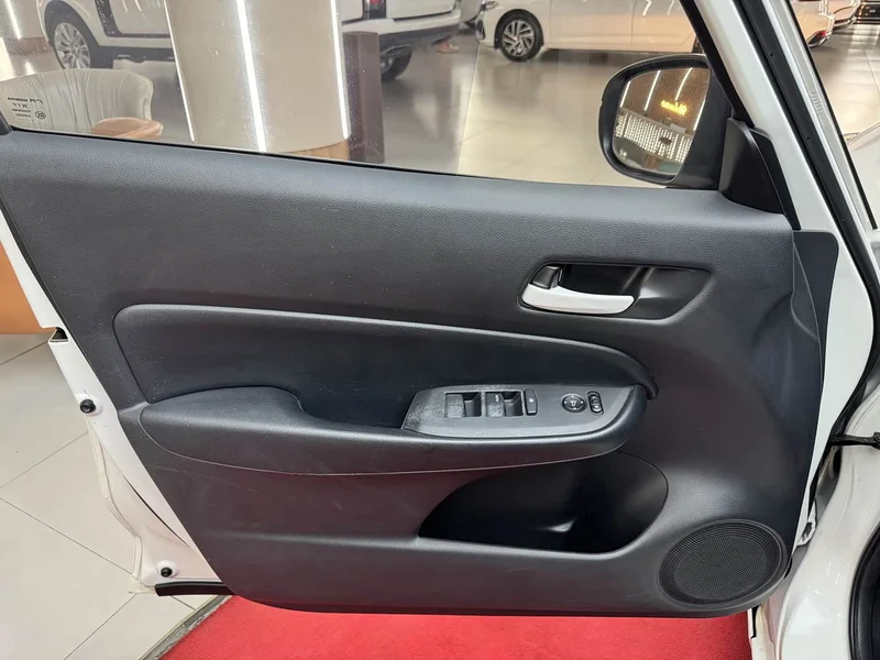 Honda Fit — фото 11