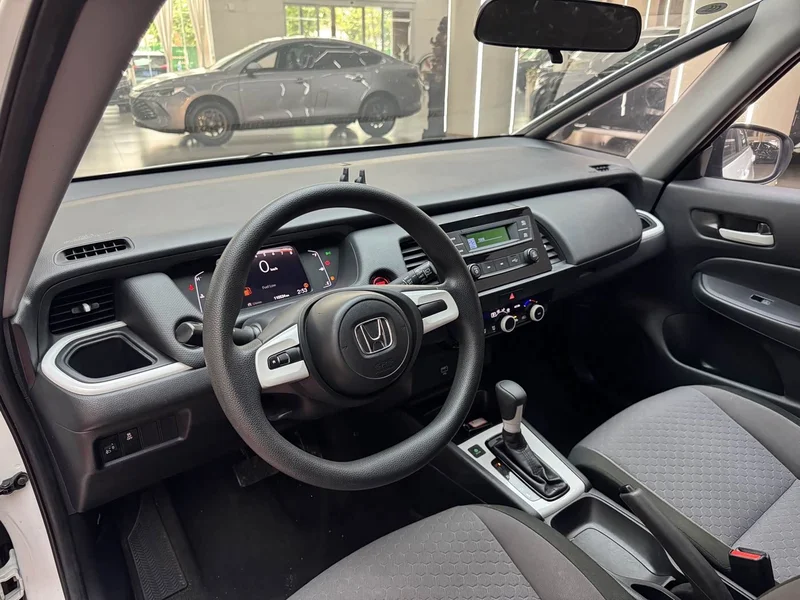 Honda Fit — фото 12