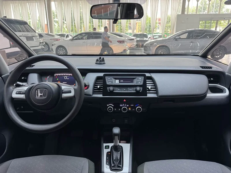 Honda Fit — фото 16