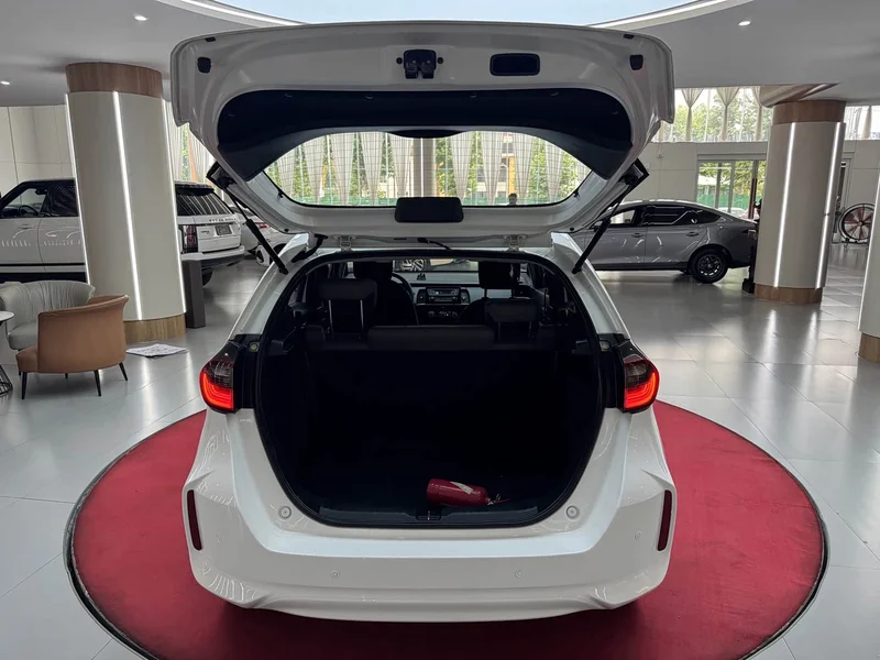 Honda Fit — фото 10