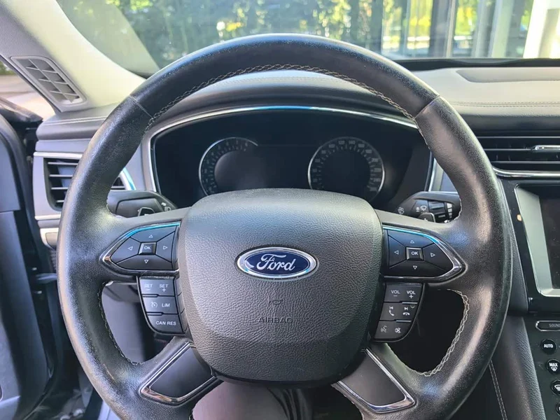 Ford Taurus — фото 13