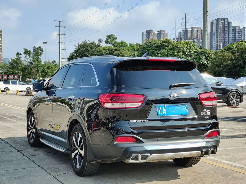 Kia Sorento — фото 4