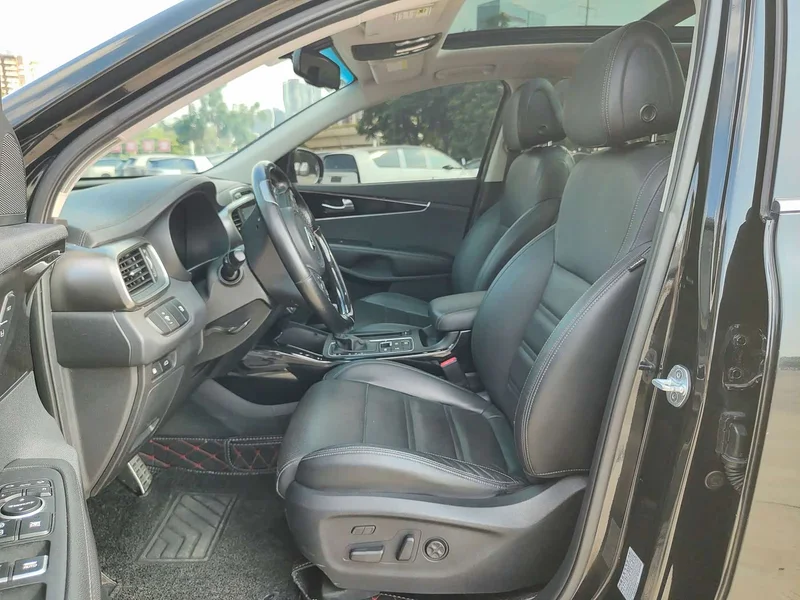 Kia Sorento — фото 6