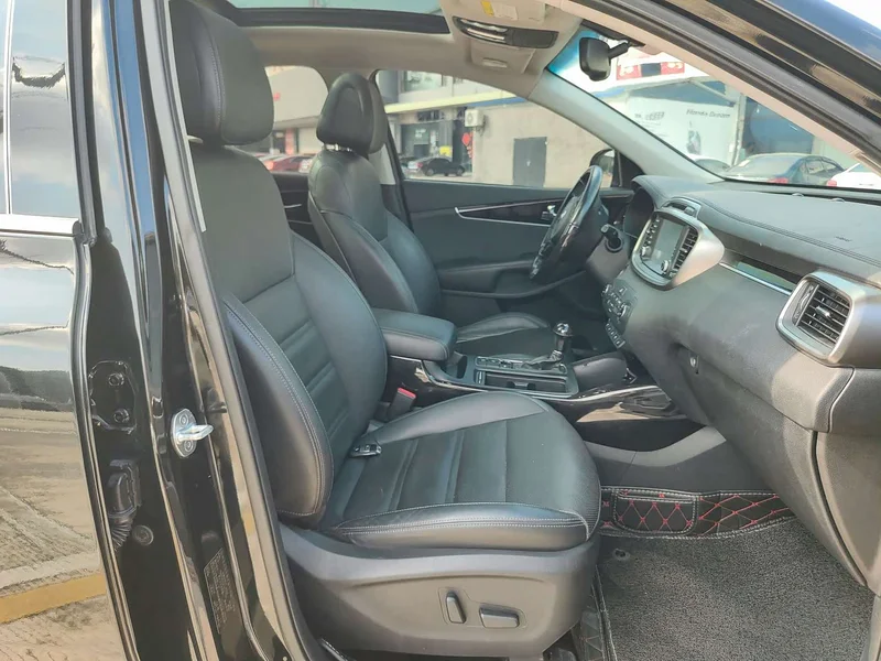 Kia Sorento — фото 9