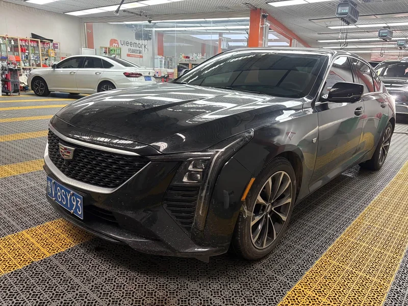 Cadillac CT5 — фото 1