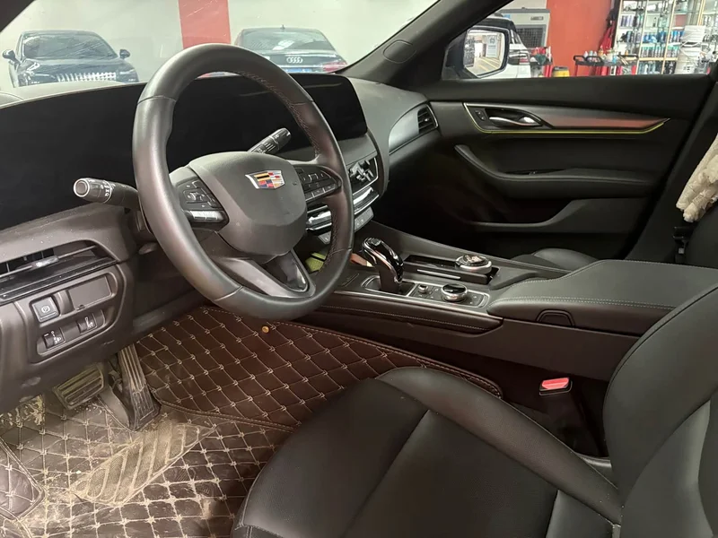 Cadillac CT5 — фото 2