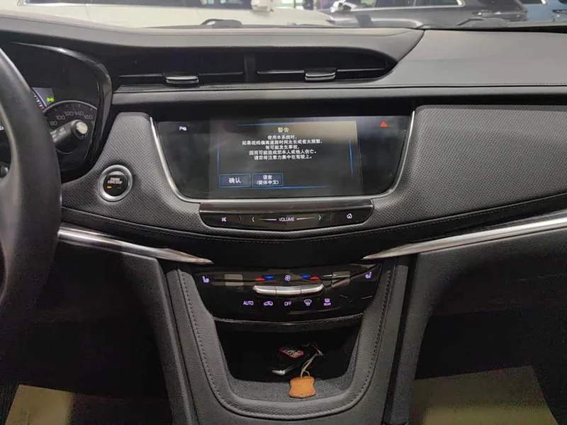 Cadillac XT5 — фото 13