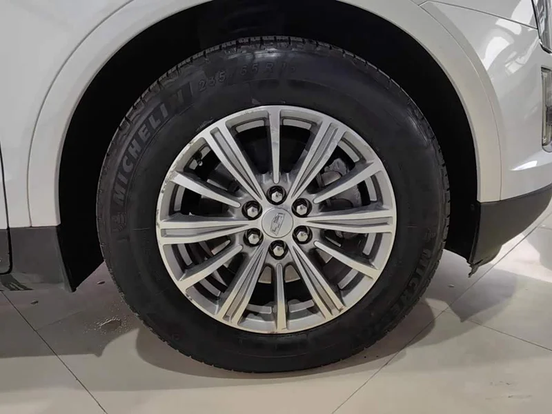 Cadillac XT5 — фото 6