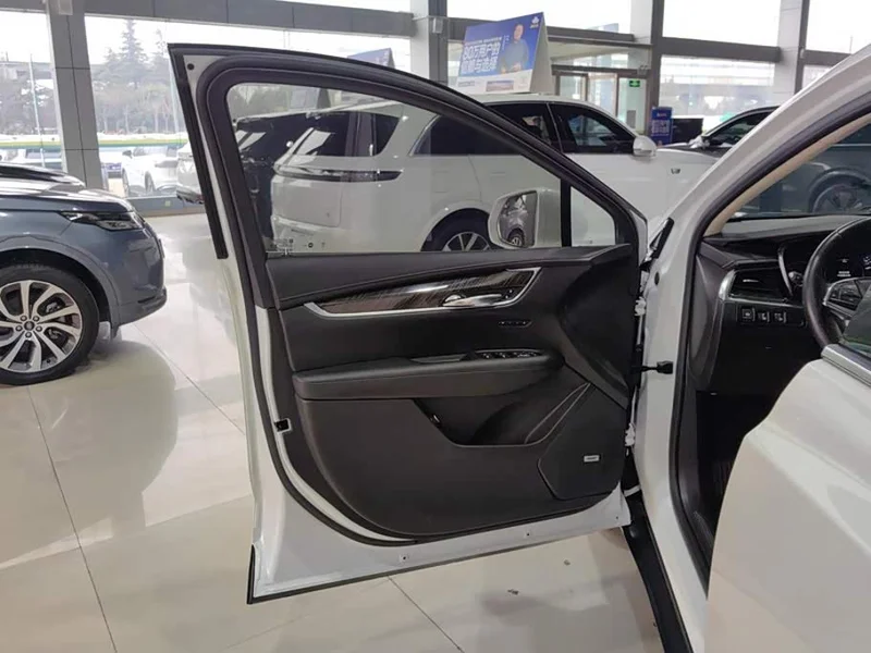 Cadillac XT5 — фото 7