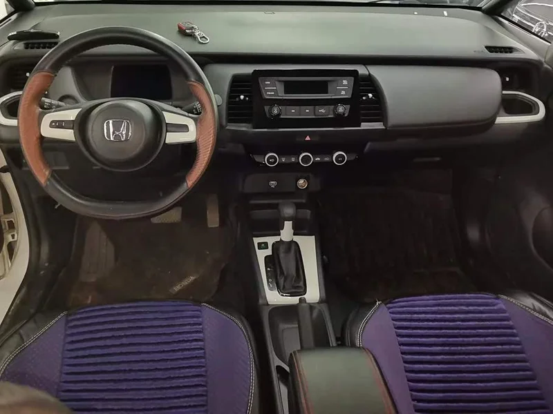 Honda Fit — фото 12