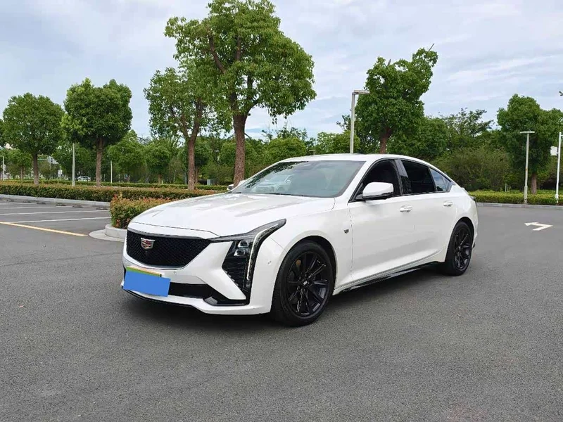 Cadillac CT5 — фото 1