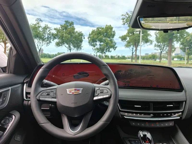 Cadillac CT5 — фото 16