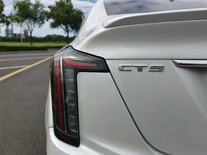 Cadillac CT5 — фото 23