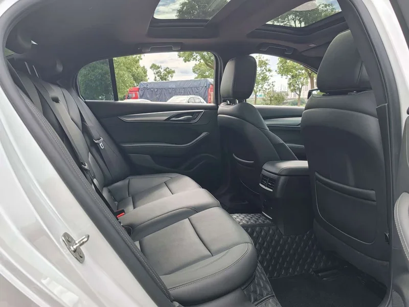 Cadillac CT5 — фото 24