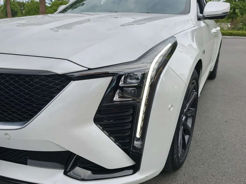 Cadillac CT5 — фото 4