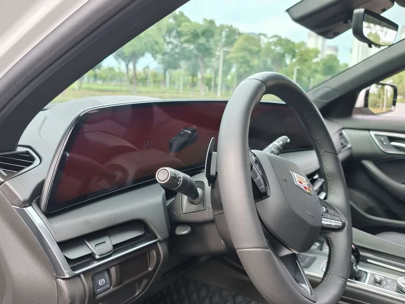 Cadillac CT5 — фото 9