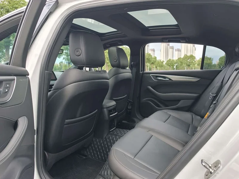 Cadillac CT5 — фото 10