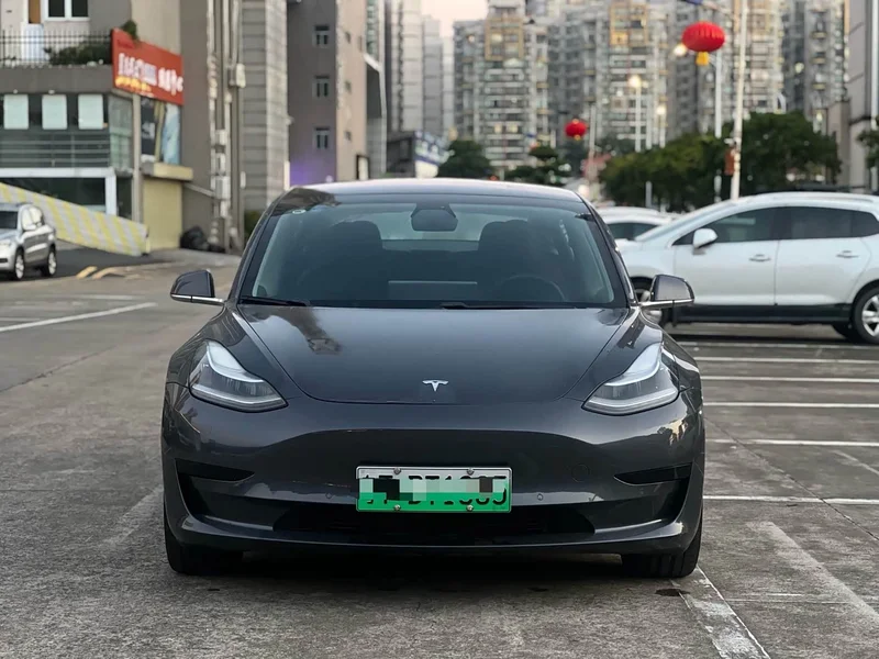 Tesla Model 3 — фото 2