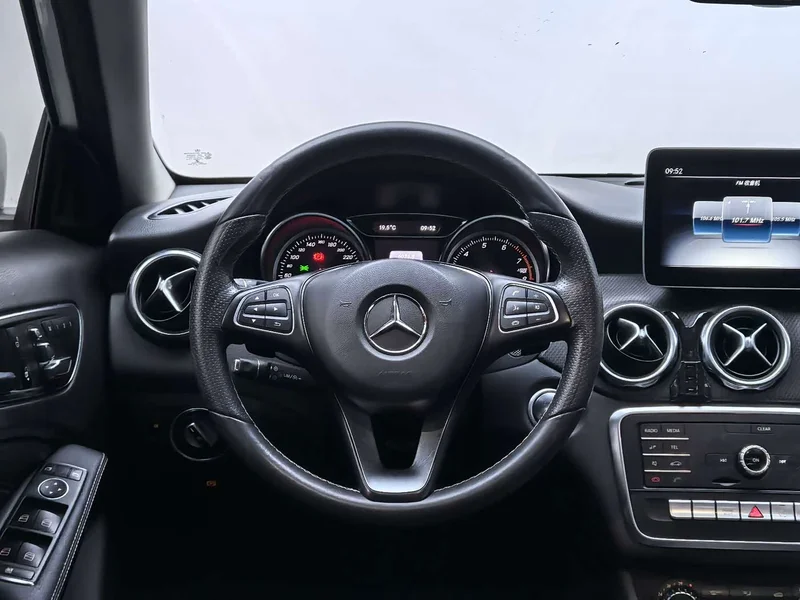 Mercedes-Benz GLA — фото 14