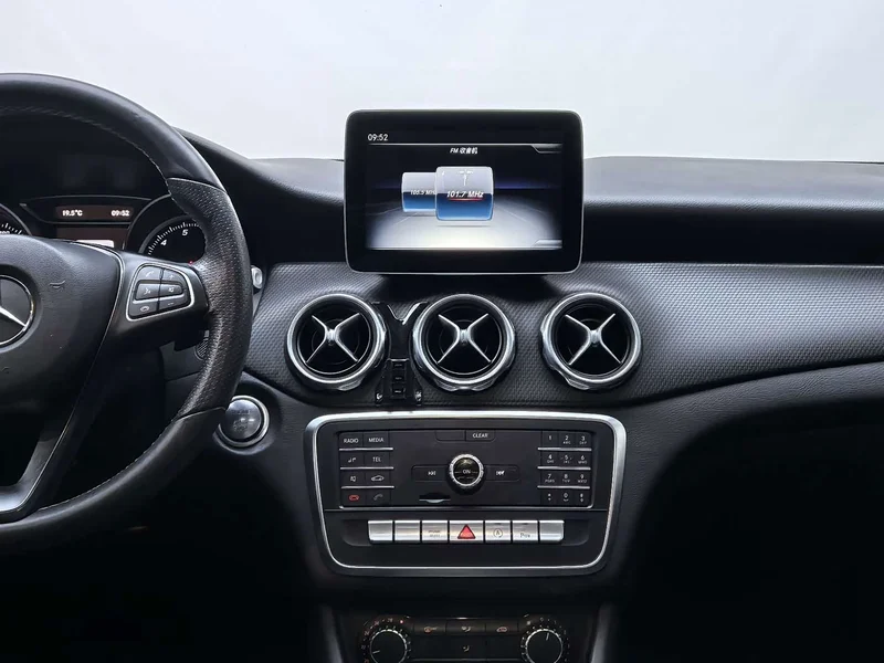 Mercedes-Benz GLA — фото 15