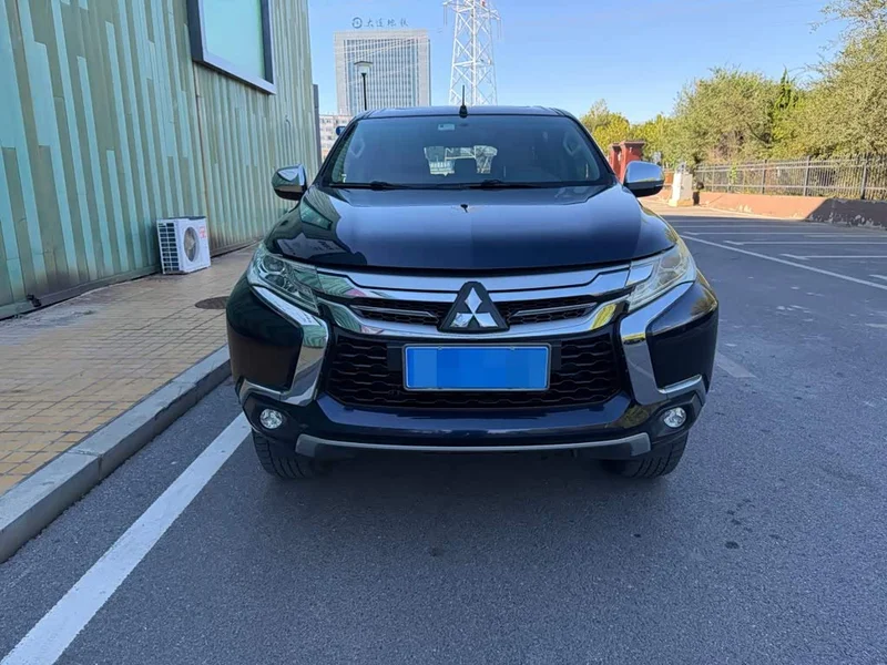 Mitsubishi Pajero Sport (Imported) — фото 2