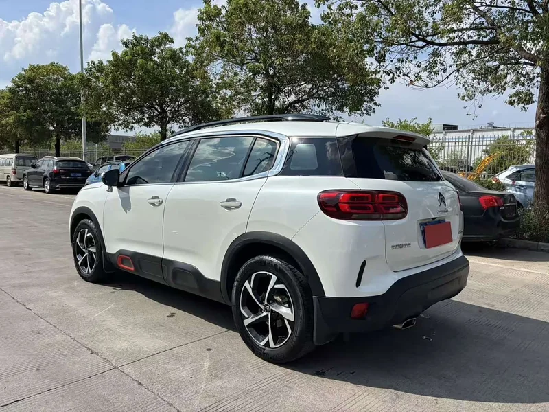 Peugeot C5 Aircross — фото 9