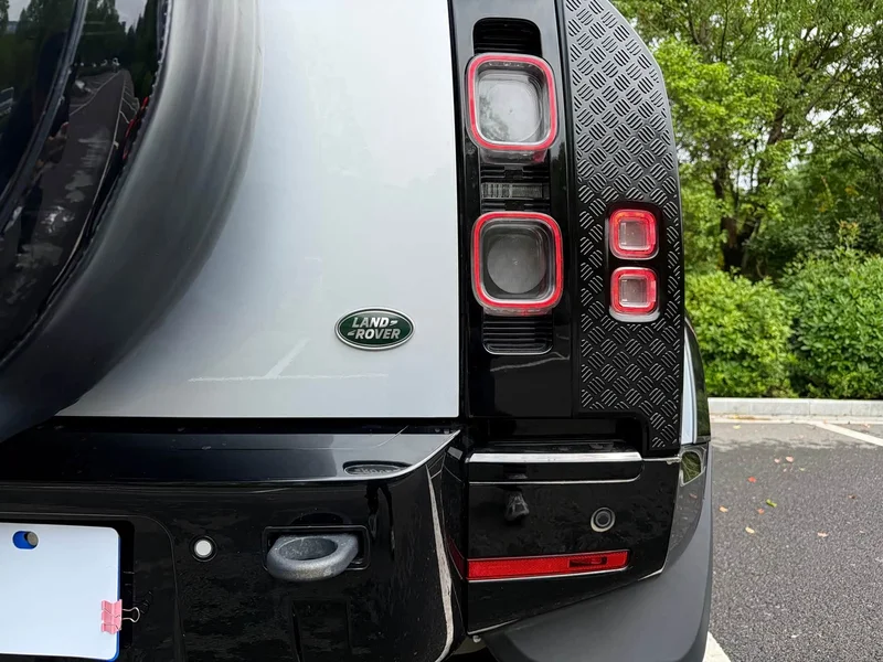 Land Rover Defender — фото 11