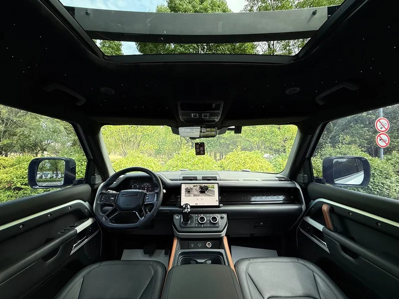 Land Rover Defender — фото 17