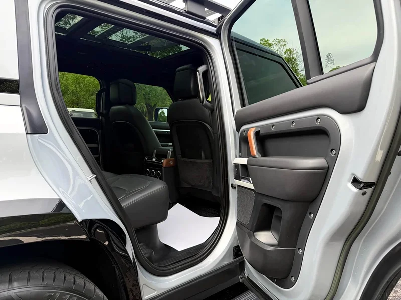 Land Rover Defender — фото 24