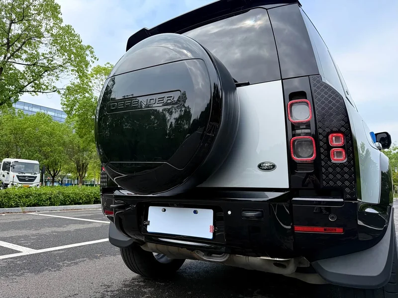 Land Rover Defender — фото 10