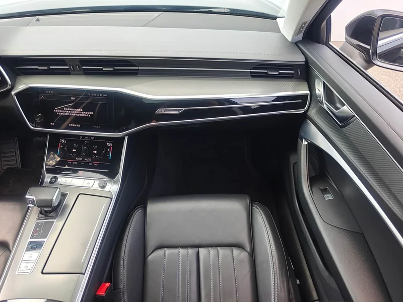 Audi A6L — фото 16