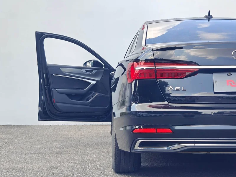 Audi A6L — фото 8
