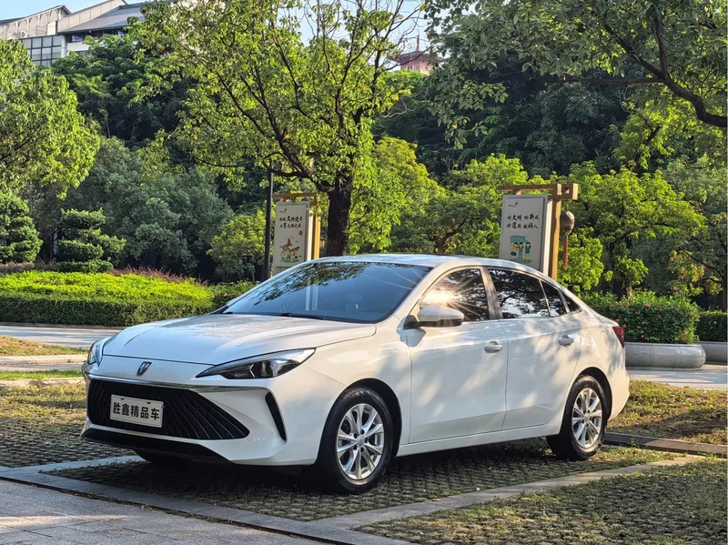 Roewe i5 — фото 1