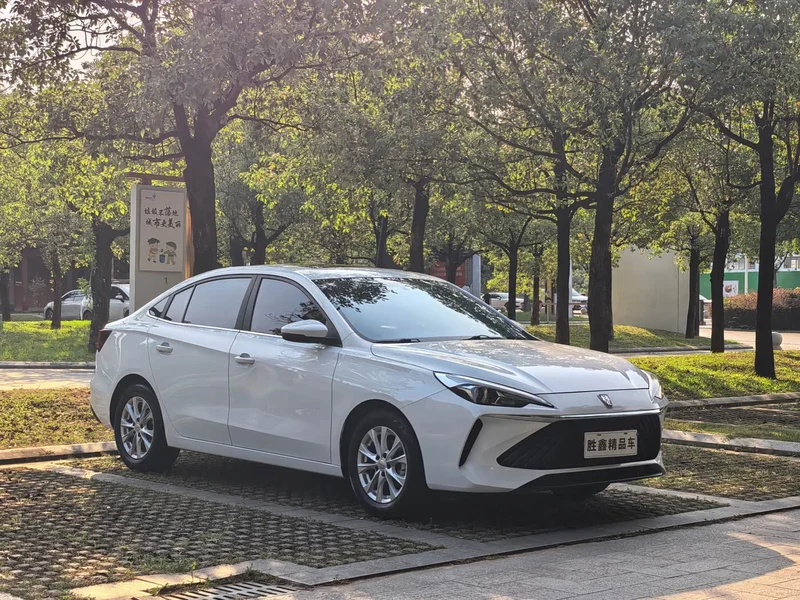 Roewe i5 — фото 3