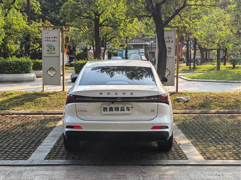 Roewe i5 — фото 5