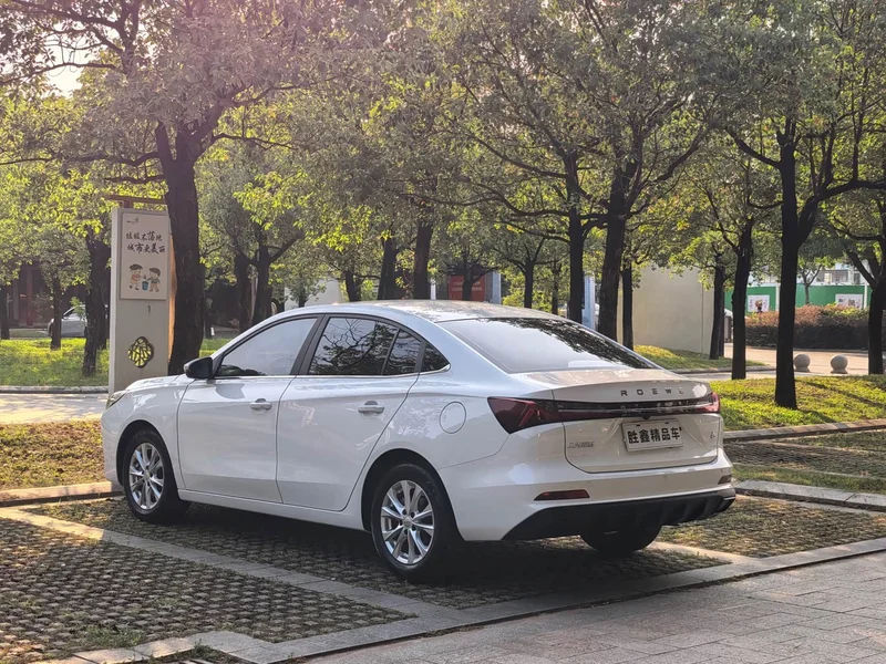 Roewe i5 — фото 6