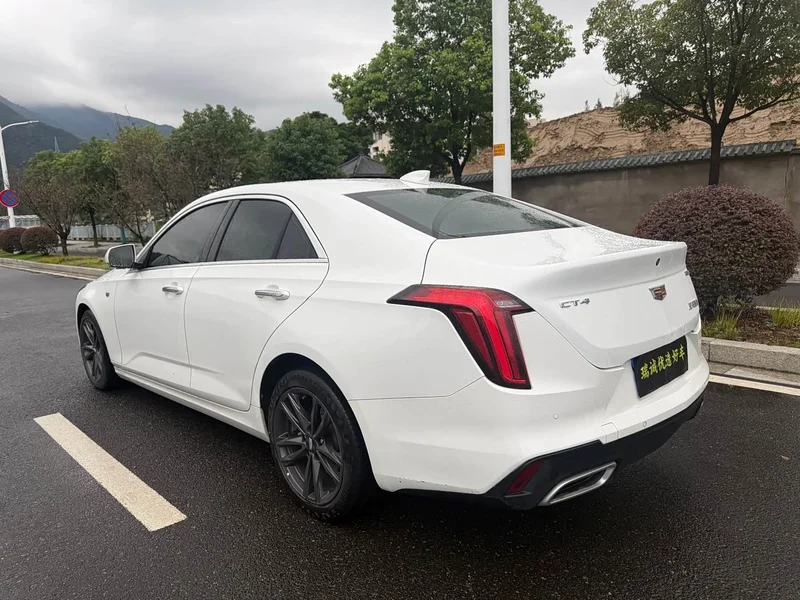 Cadillac CT4 — фото 17