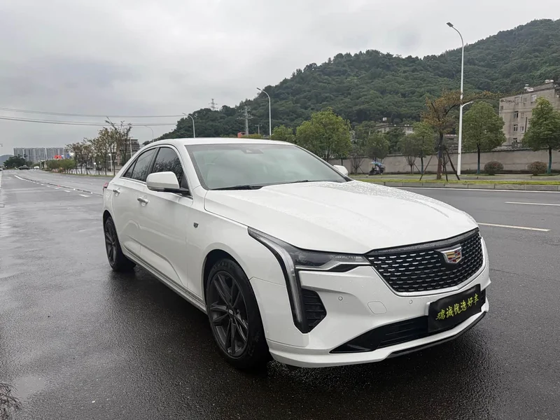 Cadillac CT4 — фото 3