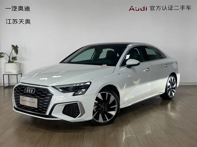 Audi A3 — фото 1