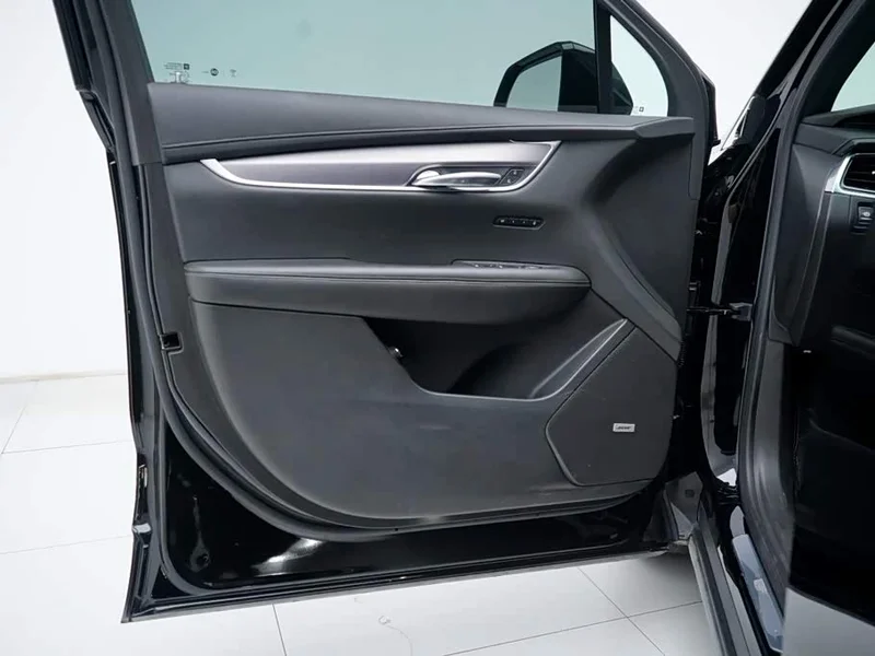 Cadillac XT6 — фото 15